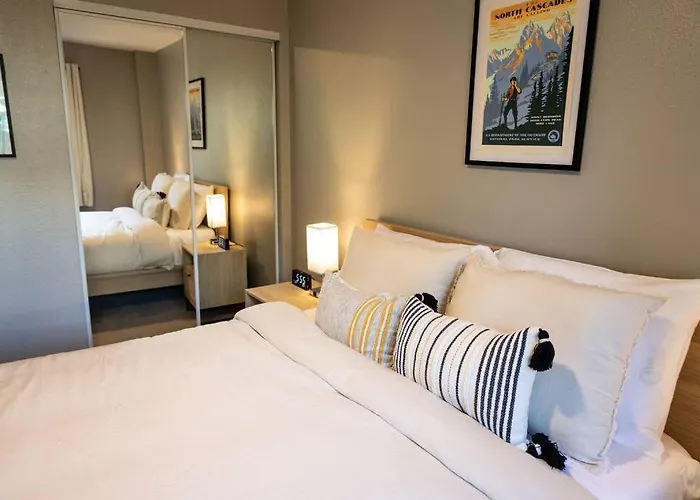 2Br Downtown Convention Center Near Attractions